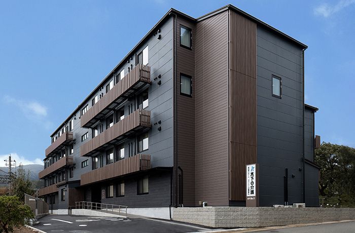 落ち着いた外観の建物