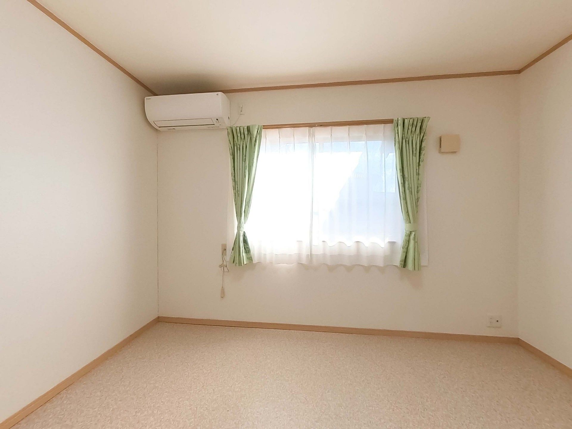 日差しが差し込む部屋