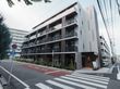 落ち着いた外観の建物