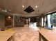 広々とした明るい共有スペース