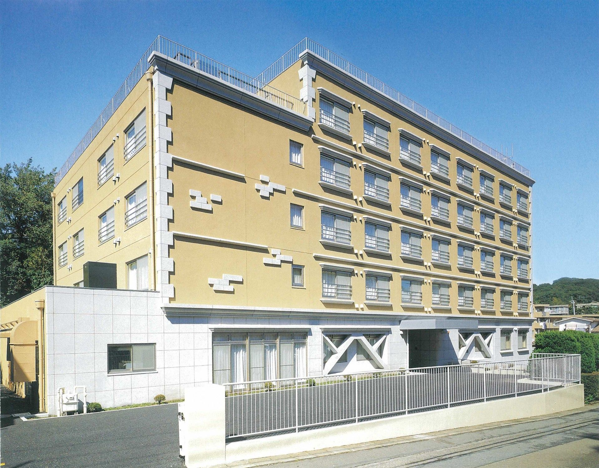 セレニティホスピス読売ランド前